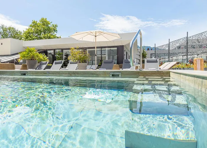 Le Riviera - Hotel Restaurant & Spa - Ex Golden Tulip Aix Les Bains Aix-les-Bains